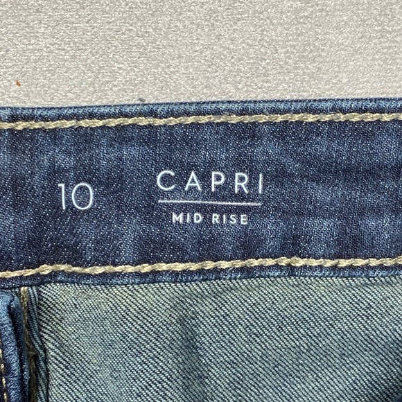 Simply Vera Vera Wang Denim Capri Mid Rise Jeans Size 10 Dark Wash - Picture 4 of 16